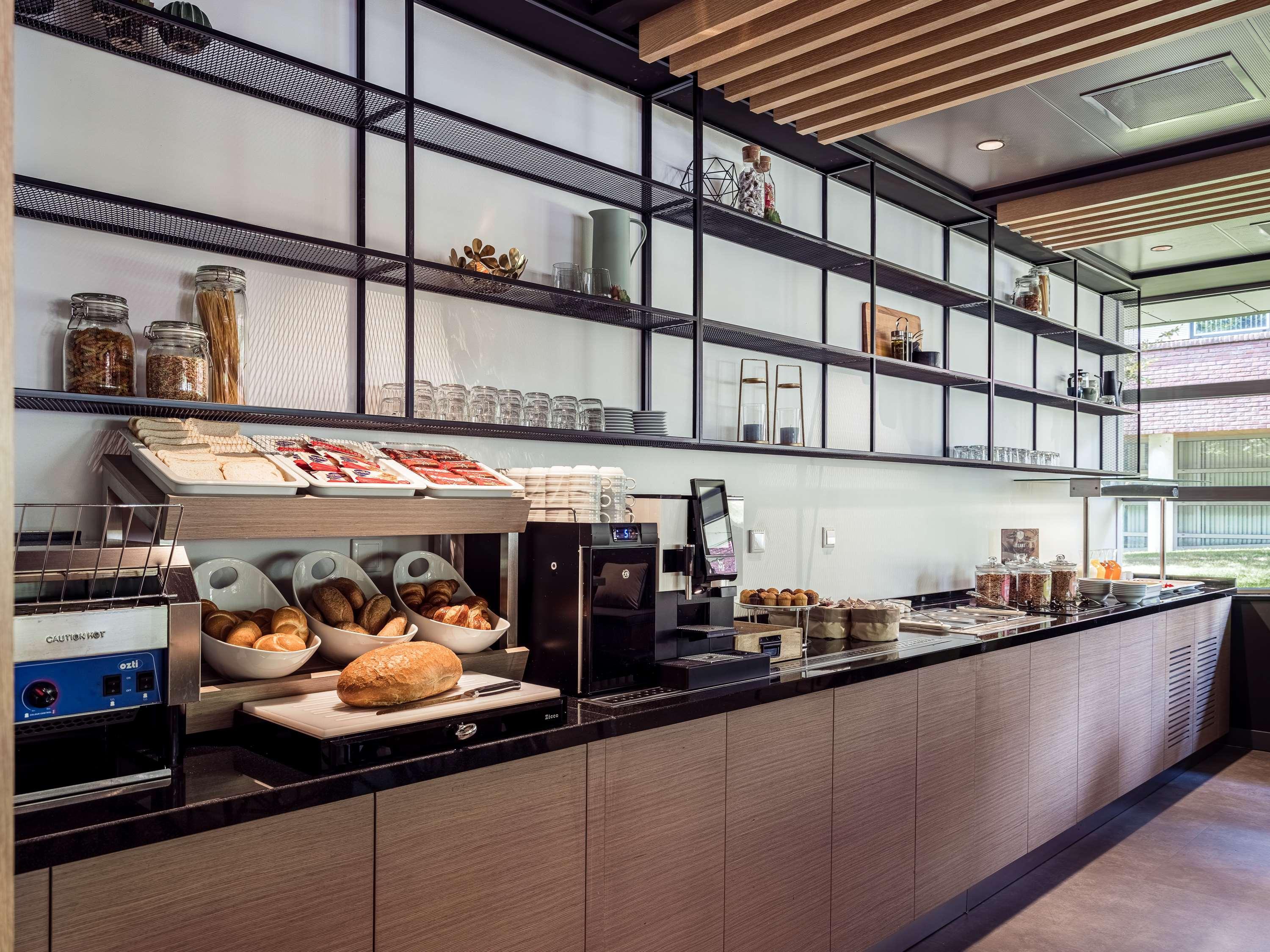 Executive Residency By Western Amsterdam Airport Hotel
